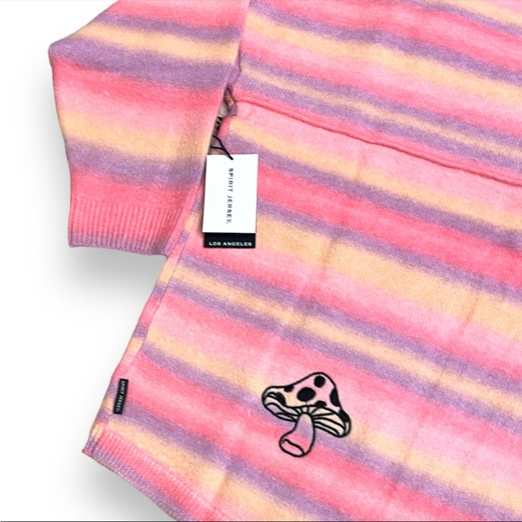NWT Spirit Jersey Psychedelic Mushroom Knit
Sweater Size unisex Med - Picture 6 of 9